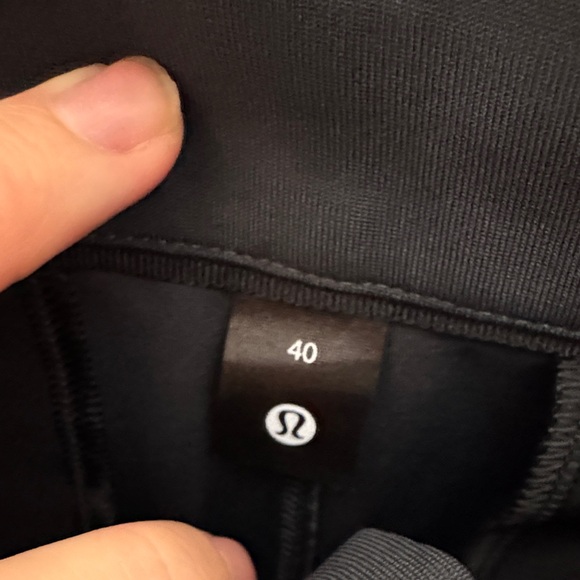 Lululemon Shorts - Men's 40 - Picture 2 of 4